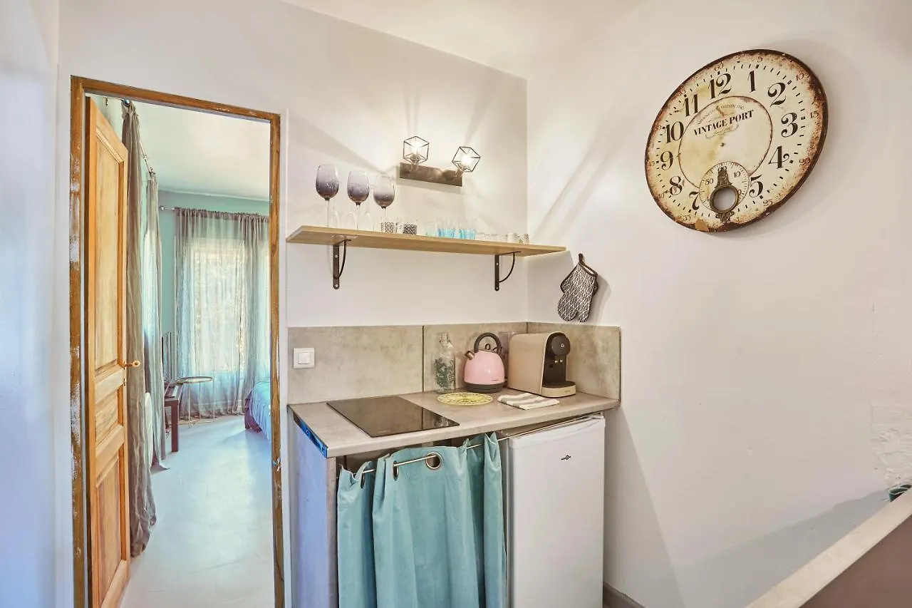 Guest house Le Paradis Des Anges Hotel Saint-Marc-Jaumegarde France