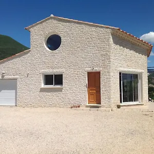 Le Champ De Coucou Entrepierres